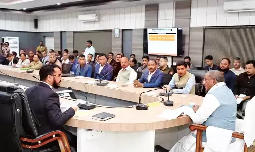 Assam: राज्यपाल लक्ष्मण प्रसाद आचार्य ने तिनसुकिया में विकास कार्यों का जायजा लिया Assam: राज्यपाल लक्ष्मण प्रसाद आचार्य ने तिनसुकिया में विकास कार्यों का जायजा लिया