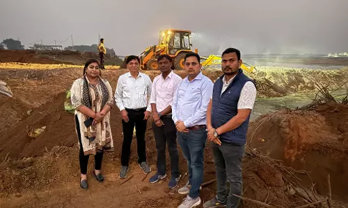 चीचा गांव नवा रायपुर में मुरूम का अवैध उत्खनन, जेसीबी और हाईवा जब्त