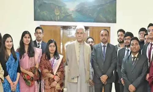 2024 बैच के आईएएस अधिकारी प्रशिक्षुओं ने एलजी सिन्हा से मुलाकात की