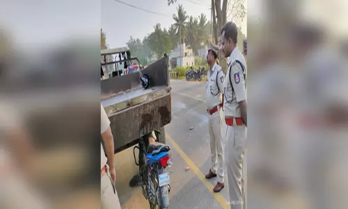 भीषण सड़क हादसा, बाइक सवार तीन लोगों की मौके पर मौत