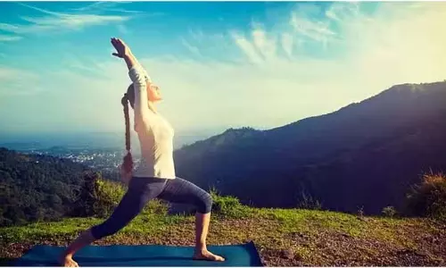 Yoga Tips: ठंड के कारण अकड़ जाते हैं आपके पैर तो करें इन योगासनों का अभ्यास Yoga Tips: ठंड के कारण अकड़ जाते हैं आपके पैर तो करें इन योगासनों का अभ्यास