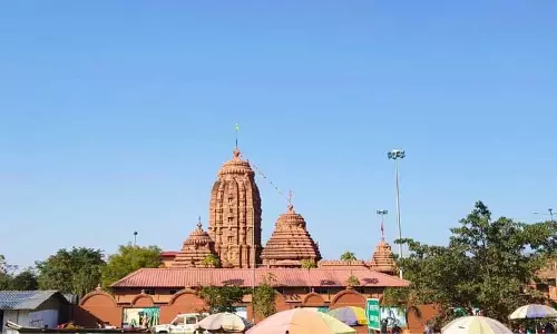 Assam : डिब्रूगढ़ में भारत के दूसरे सबसे बड़े जगन्नाथ मंदिर में दर्शन के लिए भारी भीड़ उमड़ी