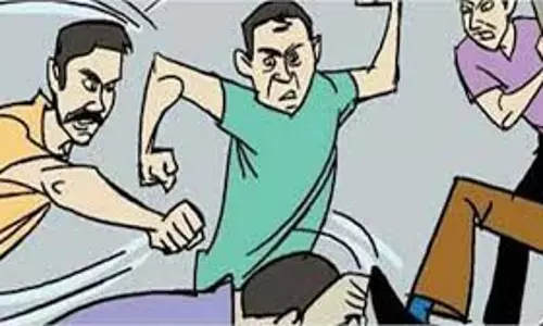 Lucknow: लकड़मंडी की युवती व उसके परिवार पर दबंगों ने किया हमला ,रिपोर्ट दर्ज