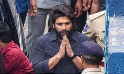 Allu Arjun ने थिएटर भगदड़ घायल बच्चे से अस्पताल में की मुलाकात Allu Arjun ने थिएटर भगदड़ घायल बच्चे से अस्पताल में की मुलाकात