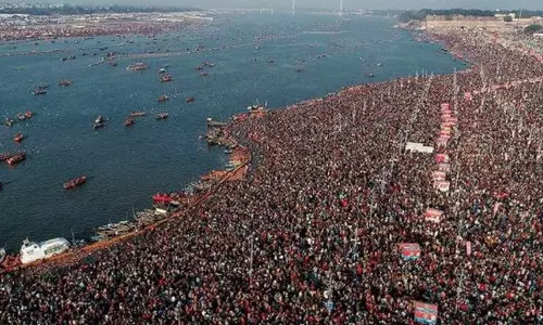 Maha Kumbh: भव्य महाकुंभ मेले के लिए स्थान और तिथि कैसे तय की जाती Maha Kumbh: भव्य महाकुंभ मेले के लिए स्थान और तिथि कैसे तय की जाती