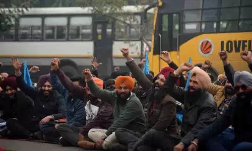 Punjab: कर्मचारियों की हड़ताल के कारण करीब 3,000 सार्वजनिक बसें सड़कों से नदारद