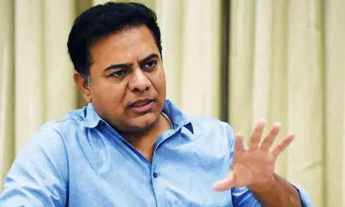 KTR फॉर्मूला-ई रेस मामले में कानूनी रूप से आगे बढ़ेगा KTR फॉर्मूला-ई रेस मामले में कानूनी रूप से आगे बढ़ेगा