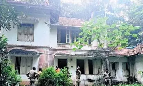 Kerala :  चोट्टानिकारा में एक खाली पड़े घर में फ्रिज के अंदर मानव खोपड़ी और हड्डियां मिलीं