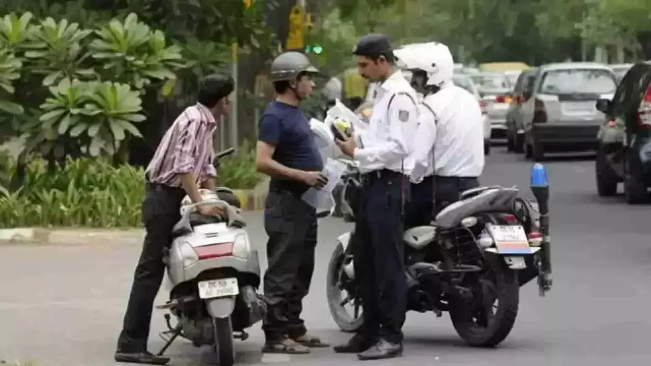 Bahraich पुलिस ने अधिक वाहनों का किया चालान, एसपी के निर्देश पर चला अभियान