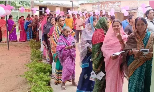Hyderabad जिले में राज्य में सबसे ज्यादा मतदाता Hyderabad जिले में राज्य में सबसे ज्यादा मतदाता
