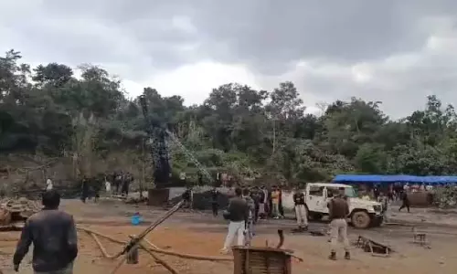 Assam : हिमंत बिस्वा सरमा ने उमरंगसो कोयला खदान में फंसे श्रमिकों की सूची साझा की Assam : हिमंत बिस्वा सरमा ने उमरंगसो कोयला खदान में फंसे श्रमिकों की सूची साझा की