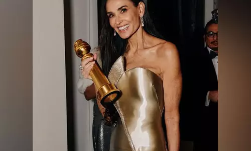 Demi Moore ने अपने पहले गोल्डन ग्लोब पुरस्कार को दिल से भरे इंस्टाग्राम पोस्ट के साथ मनाया