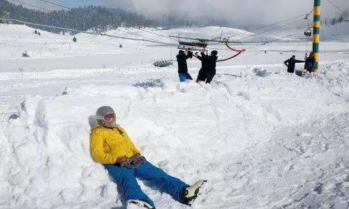Kashmir में रात के तापमान में वृद्धि, श्रीनगर में धूप खिलने से ठंड से राहत मिली Kashmir में रात के तापमान में वृद्धि, श्रीनगर में धूप खिलने से ठंड से राहत मिली