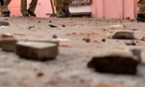 Hyderabad में रमेश बिधूड़ी की प्रियंका गांधी पर टिप्पणी को लेकर भाजपा और कांग्रेस कार्यकर्ताओं में झड़प Hyderabad में रमेश बिधूड़ी की प्रियंका गांधी पर टिप्पणी को लेकर भाजपा और कांग्रेस कार्यकर्ताओं में झड़प