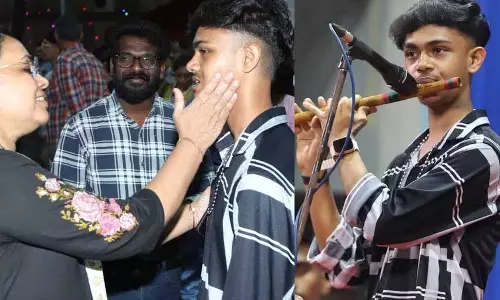 Kerala : कलोलसवम में बांसुरी बजाकर उनका सपना पूरा किया Kerala : कलोलसवम में बांसुरी बजाकर उनका सपना पूरा किया