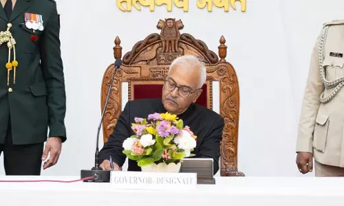 मणिपुर के राज्यपाल ने NHIDC से राजमार्ग परियोजनाओं को पूरा करने का आग्रह किया मणिपुर के राज्यपाल ने NHIDC से राजमार्ग परियोजनाओं को पूरा करने का आग्रह किया