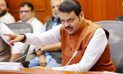 Devendra Fadnavis: सरकारी दफ्तरों में आम आदमी को ये सुविधाएं देना अनिवार्य
