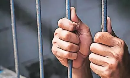 मजदूर पर कुल्हाड़ी से हमला करने वाले युवक: सश्रम कारावास सहित 5 लाख जुर्माना मजदूर पर कुल्हाड़ी से हमला करने वाले युवक: सश्रम कारावास सहित 5 लाख जुर्माना