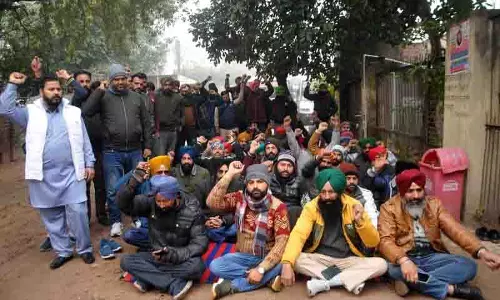 PRTC के अनुबंधित कर्मचारी तीन दिन की हड़ताल पर PRTC के अनुबंधित कर्मचारी तीन दिन की हड़ताल पर