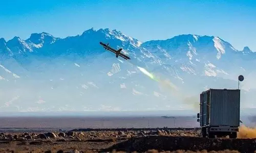 IRGC ने लोइटरिंग मिसाइल लॉन्च की IRGC ने लोइटरिंग मिसाइल लॉन्च की