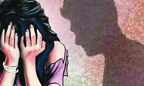 Dombivli: पिता ने अपनी नाबालिग लड़की का यौन उत्पीड़न किया Dombivli: पिता ने अपनी नाबालिग लड़की का यौन उत्पीड़न किया