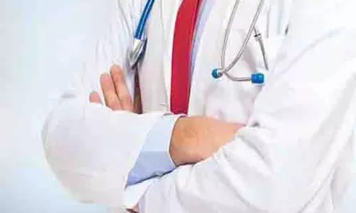 Medical छात्रों ने सरकार से निजी संस्थानों में फीस वृद्धि से राहत देने का अनुरोध किया