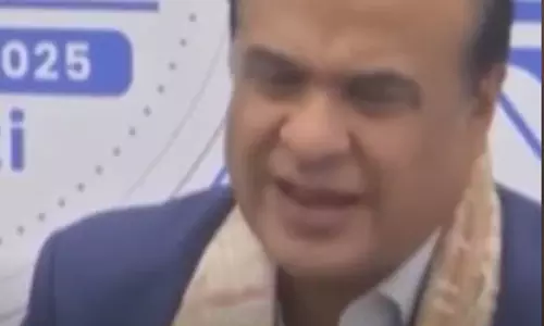 Assam : मुख्यमंत्री सरमा ने भाषा विवाद के बाद AI-जनरेटेड कॉलर ट्यून के खिलाफ कार्रवाई की बात कही Assam : मुख्यमंत्री सरमा ने भाषा विवाद के बाद AI-जनरेटेड कॉलर ट्यून के खिलाफ कार्रवाई की बात कही