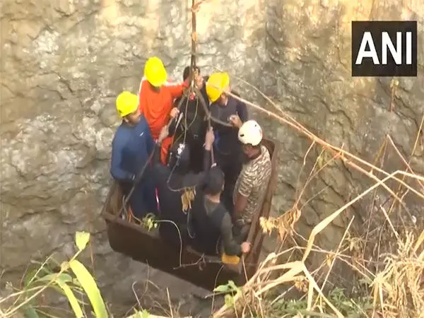 असम खनन दुर्घटना पर NDRF कमांडेंट ने कहा- विशेषज्ञ गोताखोरों ने एक शव बरामद किया, बचाव अभियान जारी है