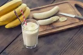 Banana Coconut Smoothie पौष्टिक एनर्जी ड्रिंक से करें दिन की शुरुआत