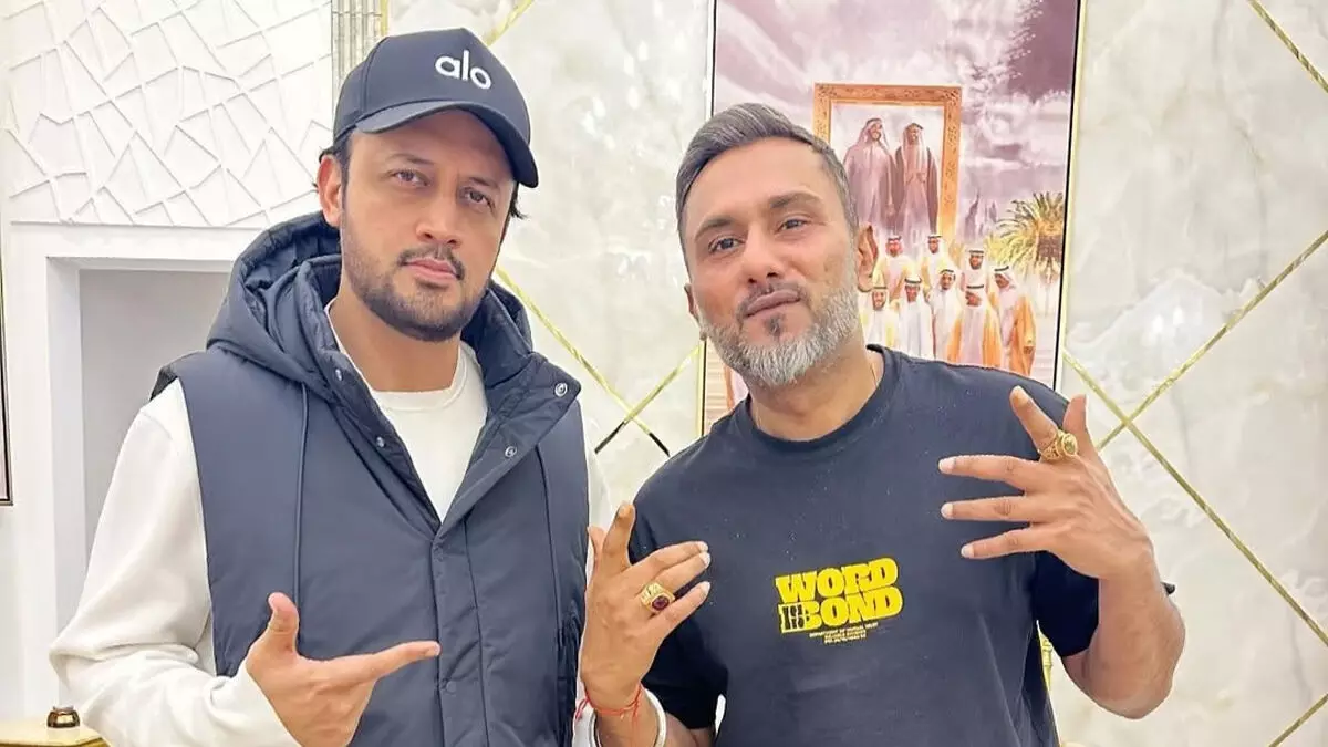 Honey Singh ने पाकिस्तानी सिंगर आतिफ असलम के साथ शेयर की फोटो