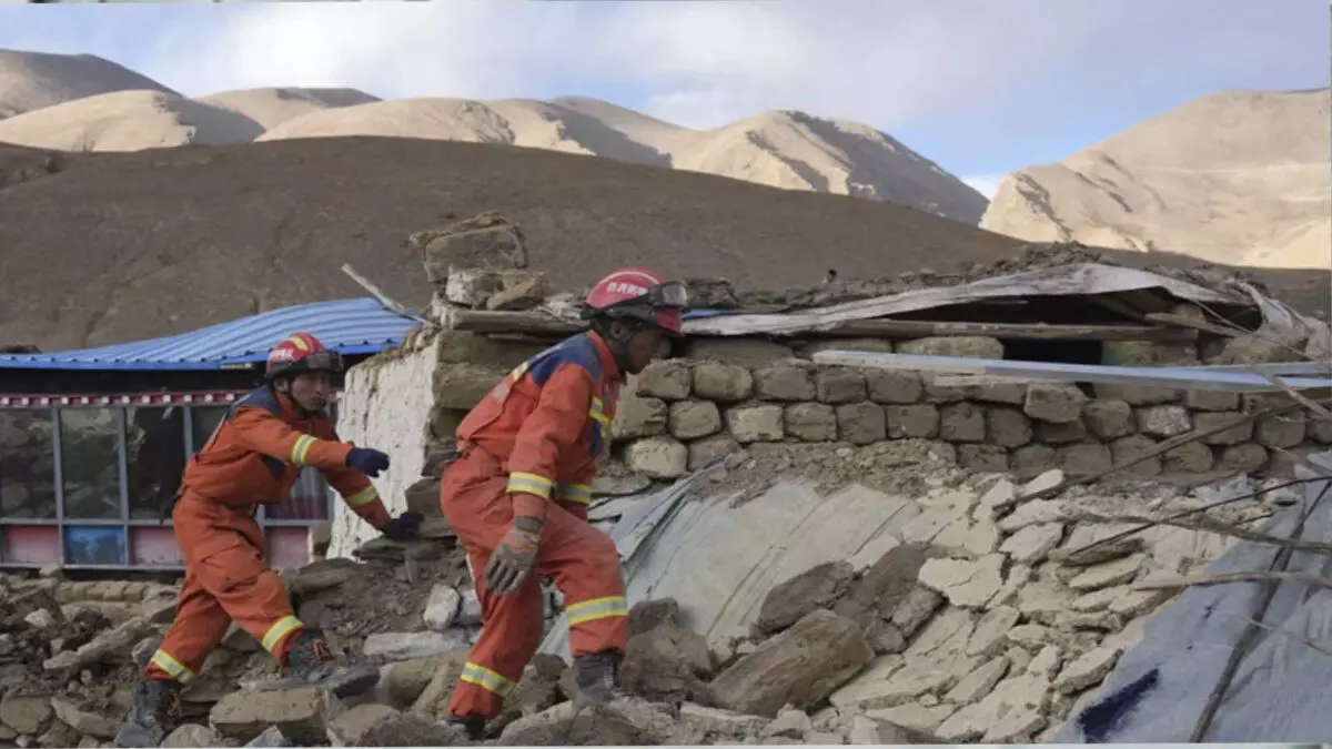 Tibet भूकंप में बचे लोगों के लिए टेंट पहुंचाए गए