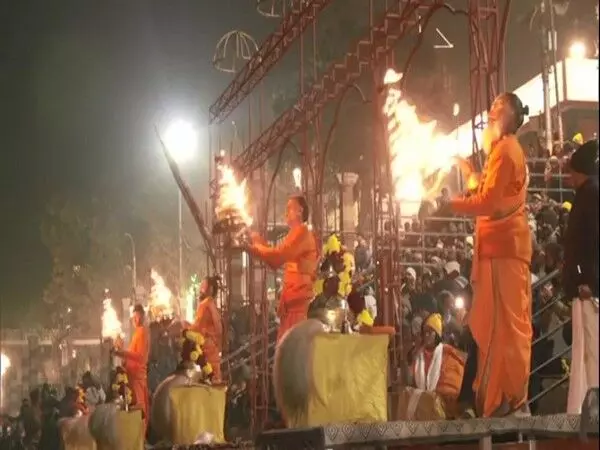 Ayodhya के सरयू घाट पर की गई शाम की आरती