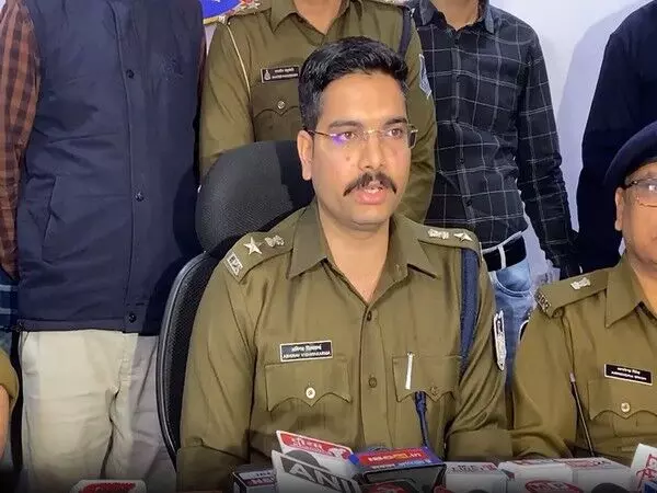 Indore Police ने बैंक धोखाधड़ी करने वाले गिरोह का पर्दाफाश किया, 3 बैंक कर्मचारियों समेत 6 गिरफ्तार