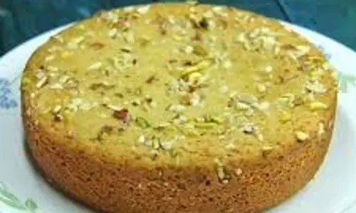 Recipe: झटपट पैन या कड़ाही में बनाएं केक, जानें सबसे आसान रेसिपी