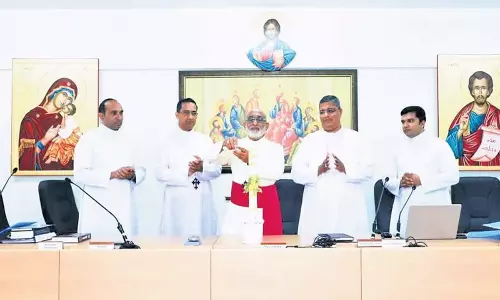 Kerala: मार थाटिल ने एकता के आह्वान के साथ धर्मसभा की बैठक शुरू की Kerala: मार थाटिल ने एकता के आह्वान के साथ धर्मसभा की बैठक शुरू की