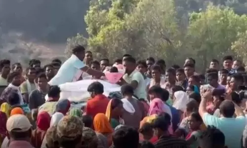 बीजापुर नक्सली हमला, यह वीडियो दिल चीर देगा, आप भी करेंगे सैल्यूट बीजापुर नक्सली हमला, यह वीडियो दिल चीर देगा, आप भी करेंगे सैल्यूट