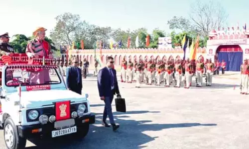 देश की आंतरिक सुरक्षा में जम्मू-कश्मीर पुलिस सबसे आगे: LG देश की आंतरिक सुरक्षा में जम्मू-कश्मीर पुलिस सबसे आगे: LG