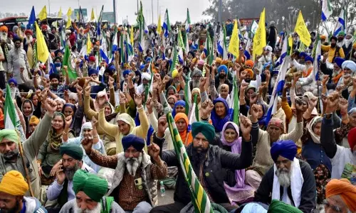 Farmers: नहीं करेंगे दुर्घटना पीड़ितों का अंतिम संस्कार, परिजनों को सहायता नहीं मिल जाती Farmers: नहीं करेंगे दुर्घटना पीड़ितों का अंतिम संस्कार, परिजनों को सहायता नहीं मिल जाती