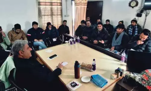 बनिहाल विधायक ने रामसू में जीर्णोद्धार एवं विकास कार्यों की समीक्षा की बनिहाल विधायक ने रामसू में जीर्णोद्धार एवं विकास कार्यों की समीक्षा की