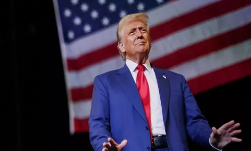 अमेरिकी न्यायाधीश ने Donald Trump की जांच पर विशेष वकील की अंतिम रिपोर्ट जारी करने पर रोक लगाई अमेरिकी न्यायाधीश ने Donald Trump की जांच पर विशेष वकील की अंतिम रिपोर्ट जारी करने पर रोक लगाई