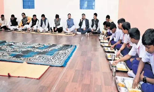Odisha: केंद्रीय मंत्री मजूमदार ने केंद्रीय योजनाओं की प्रगति की समीक्षा की