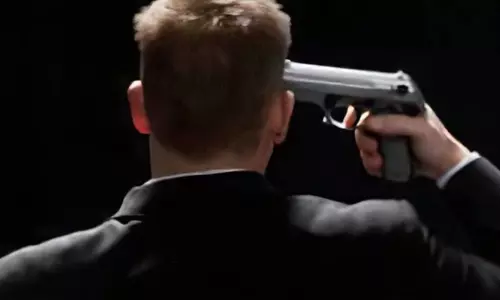 अब एडवोकेट ने खत्म की जिंदगी, पत्नी से परेशान होकर मौत को गले लगाया? सदमे में पूरा परिवार