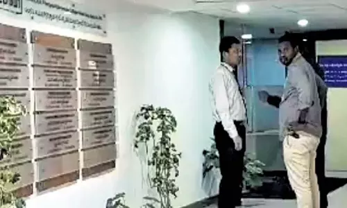 Telangana: भ्रष्टाचार निरोधक ब्यूरो द्वारा ई-प्रिक्स जांच में तेजी लाई गई Telangana: भ्रष्टाचार निरोधक ब्यूरो द्वारा ई-प्रिक्स जांच में तेजी लाई गई
