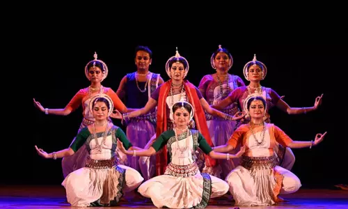 अंतर्राष्ट्रीय ओडिसी नृत्य महोत्सव से लेकर आदिवासी मेले तक, भारतीय दिवस में समृद्धि