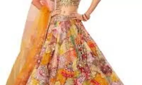 Fashion Tips: शादी के फंक्शन में दिखना है खूबसूरत तो ट्राई करें ये डिजाइनर लहंगा Fashion Tips: शादी के फंक्शन में दिखना है खूबसूरत तो ट्राई करें ये डिजाइनर लहंगा