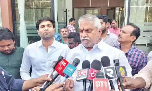 Andhra: मल्लाडी ने ईंधन अधिभार वापस लेने का आग्रह किया