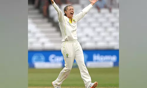 ऑस्ट्रेलिया की गार्डनर और इंग्लैंड की ब्यूमोंट ने तीन Women Ashes Tests के लिए बल्लेबाजी की ऑस्ट्रेलिया की गार्डनर और इंग्लैंड की ब्यूमोंट ने तीन Women Ashes Tests के लिए बल्लेबाजी की