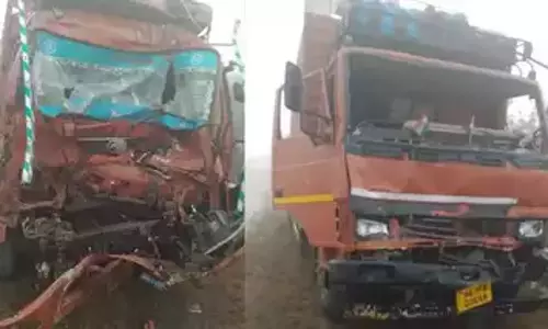 UP:  यमुना एक्सप्रेसवे पर कैंटर की टक्कर में तीन की मौत
