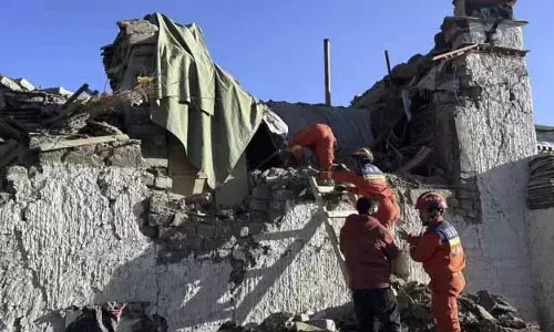Tibet में 6.8 तीव्रता के भूकंप से नेपाल में भी 126 लोगों की मौत हुई