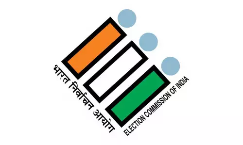Assam : सोनितपुर डीसी अंकुर भराली ने अंतिम मतदाता सूची 2025 जारी की Assam : सोनितपुर डीसी अंकुर भराली ने अंतिम मतदाता सूची 2025 जारी की
